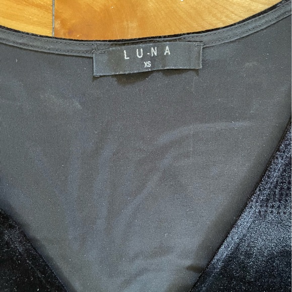 Mini Black Velvet Dress with Sleeves - Picture 3 of 5